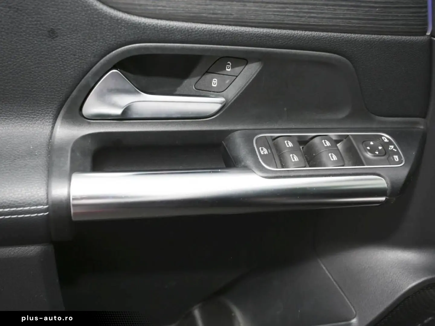 MERCEDES-BENZ GLA 200 d 4M