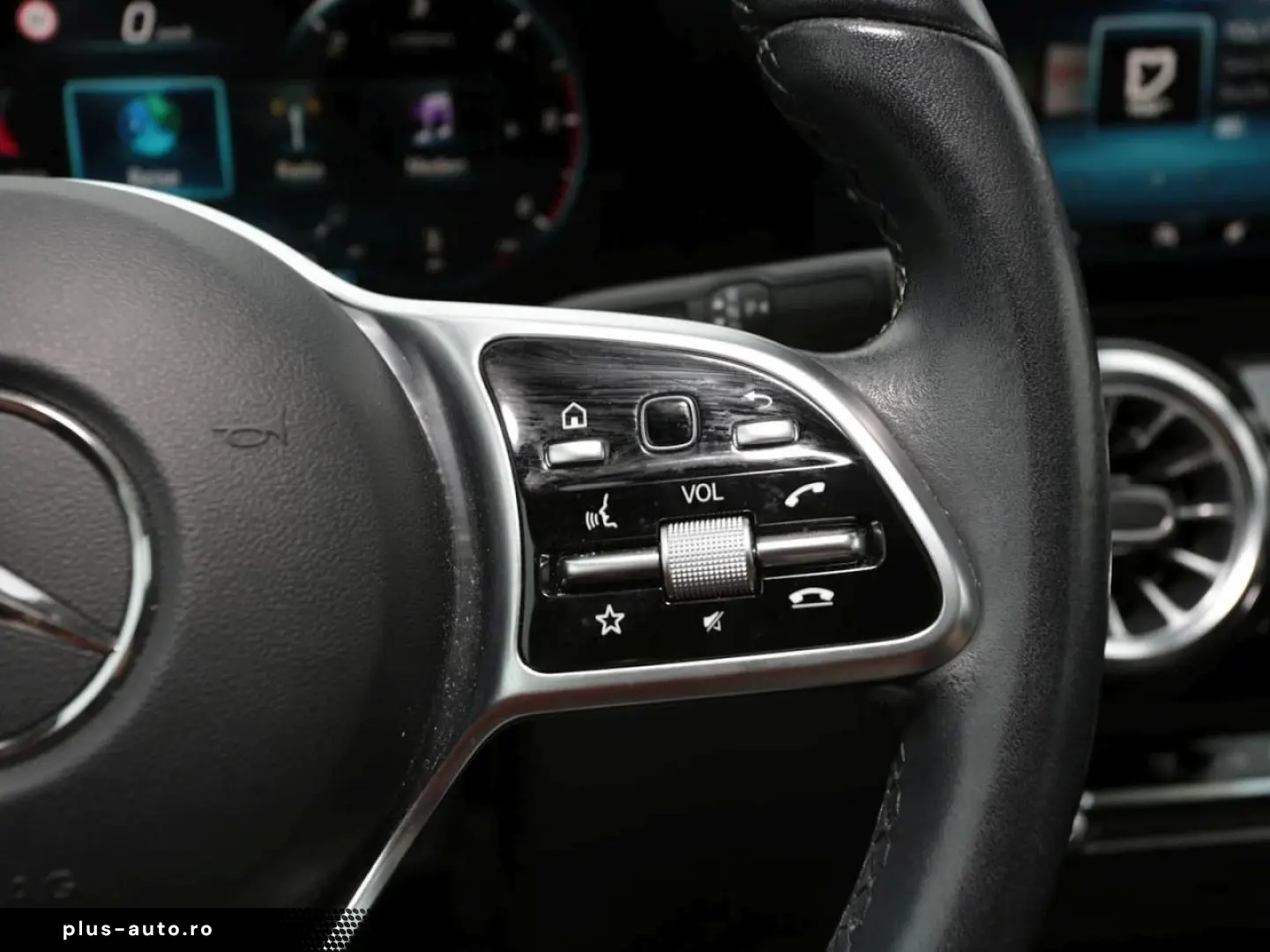 MERCEDES-BENZ GLA 200 d 4M