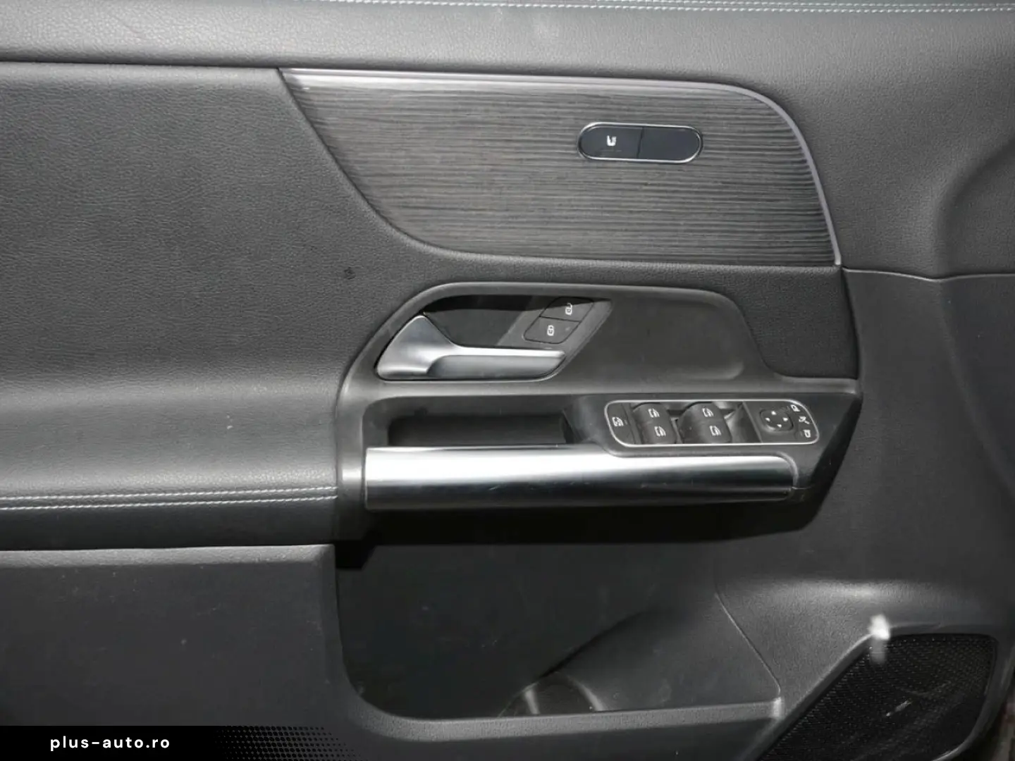 MERCEDES-BENZ GLA 200 d 4M