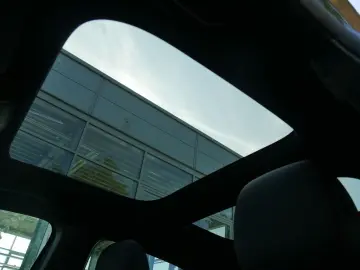 MERCEDES-BENZ GLA 250 4M AMG