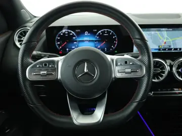 MERCEDES-BENZ GLA 200 4M AMG