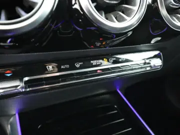 MERCEDES-BENZ GLA 200 4M AMG