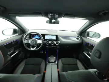 MERCEDES-BENZ GLA 200 4M AMG