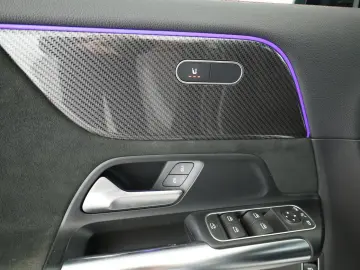 MERCEDES-BENZ GLA 200 4M AMG