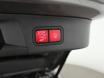 MERCEDES-BENZ GLA 200 4M AMG