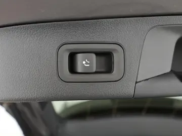 MERCEDES-BENZ GLA 200 4M AMG