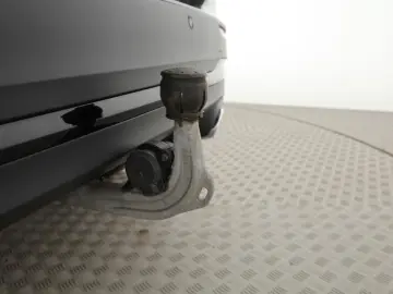 MERCEDES-BENZ GLA 200 4M AMG