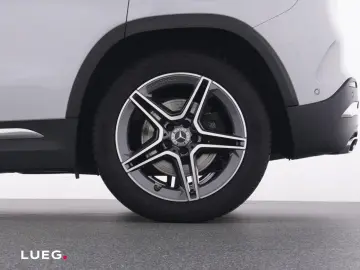MERCEDES-BENZ GLA 250 4M AMG