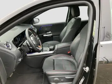 MERCEDES-BENZ GLA 200 4M AMG