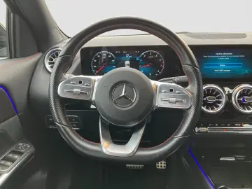 MERCEDES-BENZ GLA 200 4M AMG