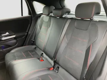 MERCEDES-BENZ GLA 200 4M AMG