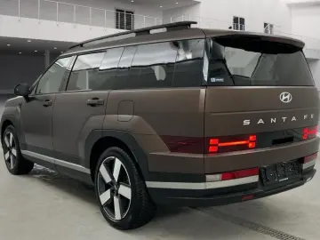 HYUNDAI Santa Fe 1.6T-GDI Signature Plug-In H. 4WD  7-SI
