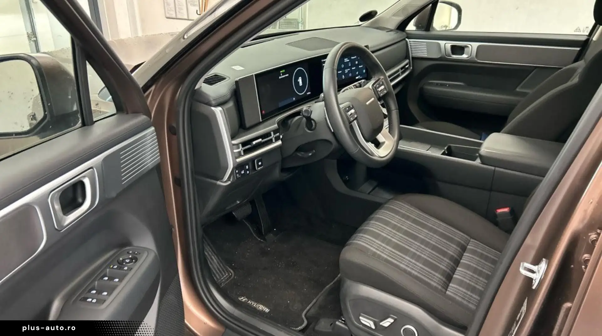 HYUNDAI Santa Fe 1.6T-GDI Signature Plug-In H. 4WD  7-SI