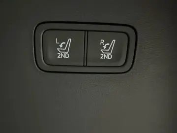 HYUNDAI Santa Fe 1.6T-GDI Signature Plug-In H. 4WD  7-SI