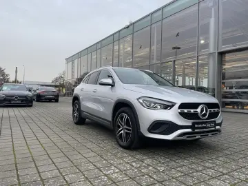 MERCEDES-BENZ GLA 220 d 4MATIC