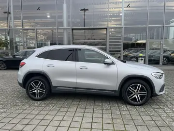 MERCEDES-BENZ GLA 220 d 4MATIC