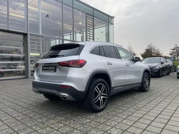 MERCEDES-BENZ GLA 220 d 4MATIC