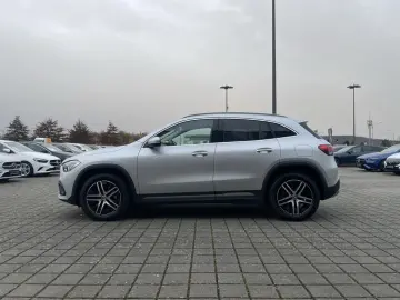 MERCEDES-BENZ GLA 220 d 4MATIC