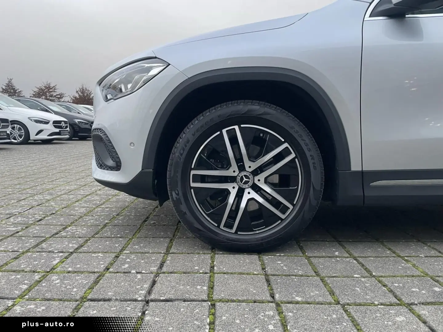 MERCEDES-BENZ GLA 220 d 4MATIC
