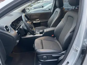 MERCEDES-BENZ GLA 220 d 4MATIC