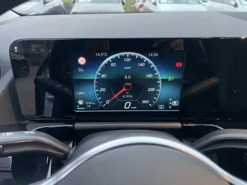 MERCEDES-BENZ GLA 220 d 4MATIC