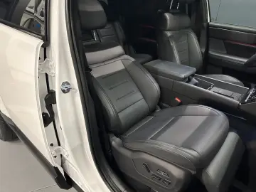 HYUNDAI Santa Fe 1.6 T-GDI Hybrid 4WD Blackline PANORAMA