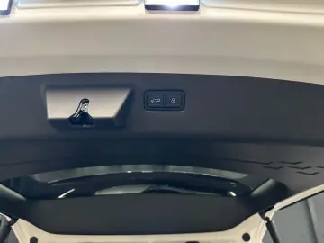 HYUNDAI Santa Fe 1.6 T-GDI Hybrid 4WD Blackline PANORAMA