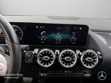 MERCEDES-BENZ GLA 250 4M AMG