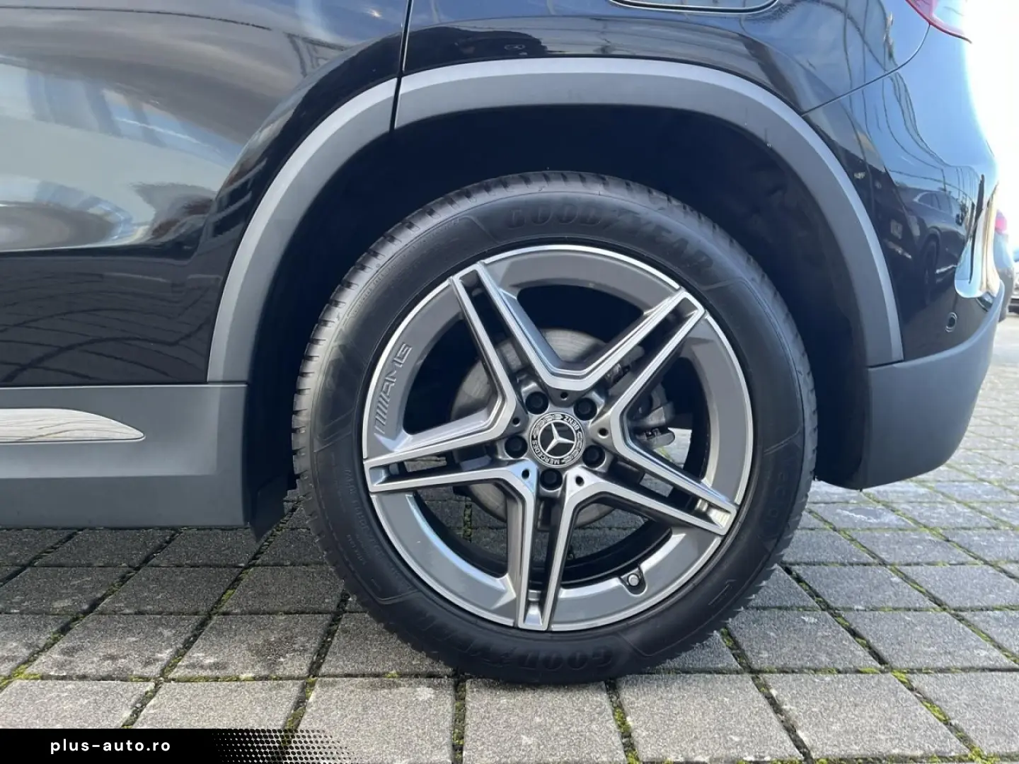 MERCEDES-BENZ GLA 200 4MATIC AMG