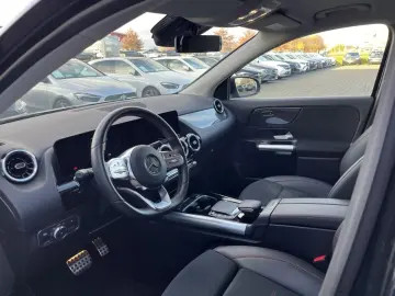 MERCEDES-BENZ GLA 200 4MATIC AMG