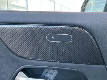 MERCEDES-BENZ GLA 200 4MATIC AMG