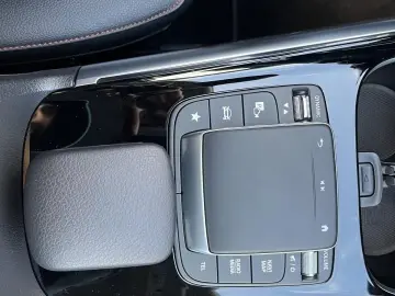 MERCEDES-BENZ GLA 200 4MATIC AMG