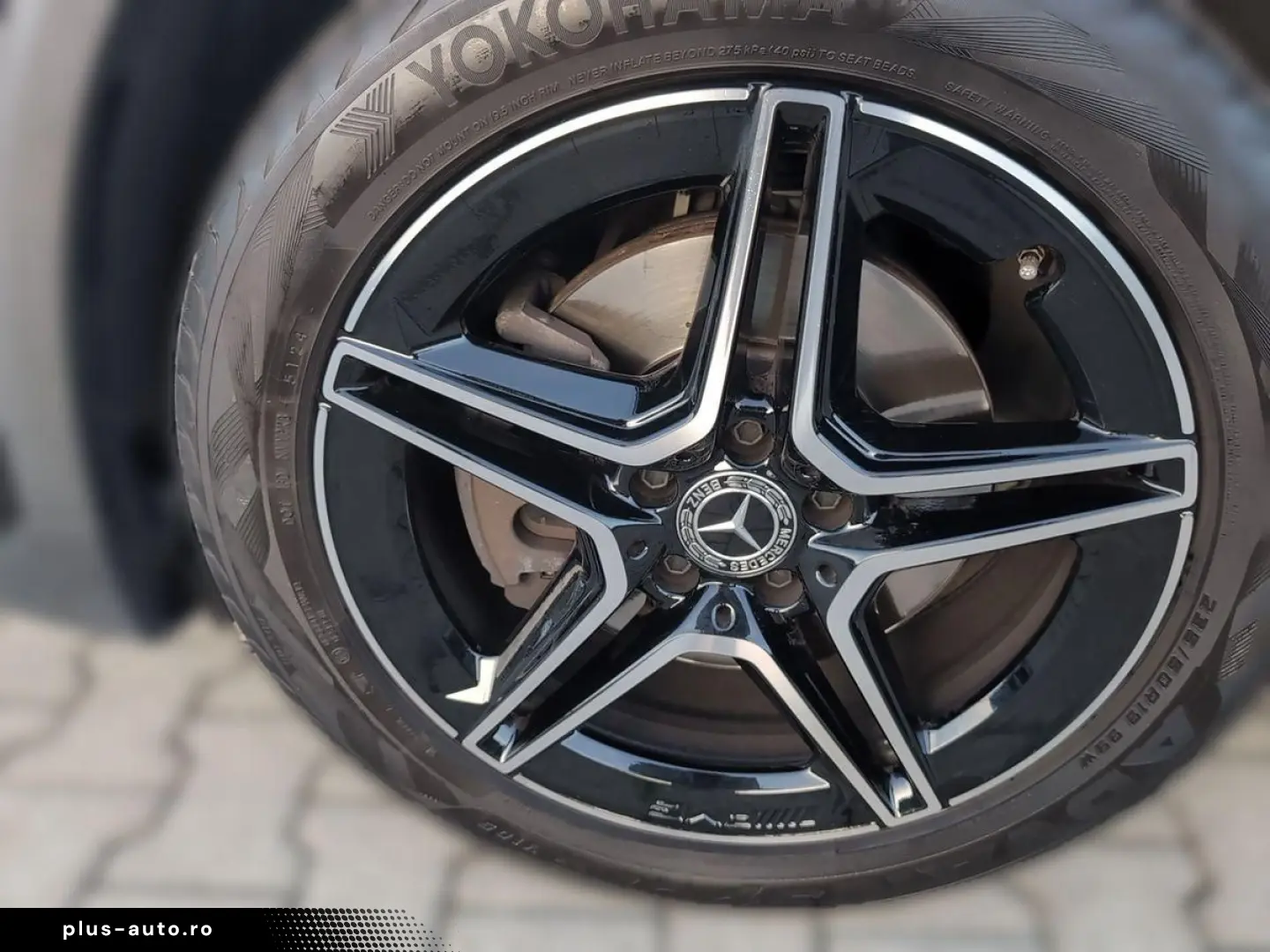 MERCEDES-BENZ GLA 220 d 4Matic