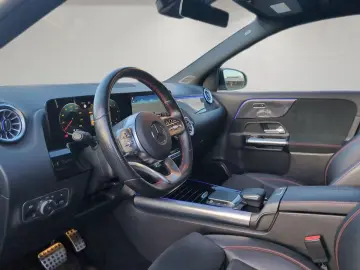 MERCEDES-BENZ GLA 220 d 4Matic