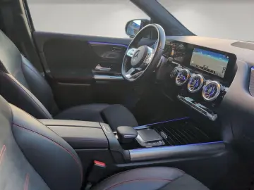 MERCEDES-BENZ GLA 220 d 4Matic