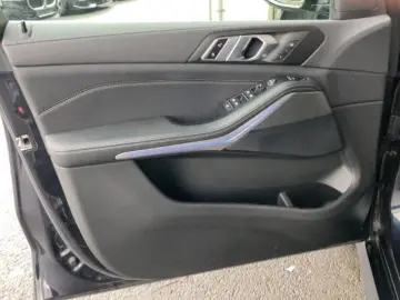 BMW X5 xDrive 30d M-Sport Sportpaket HUD AD El. Pano