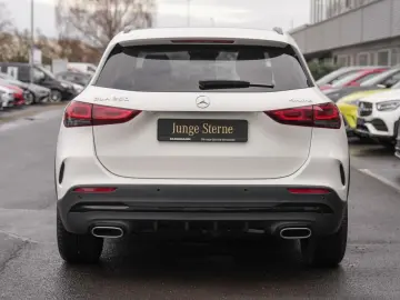 MERCEDES-BENZ GLA 250 4M AMG