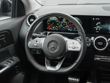 MERCEDES-BENZ GLA 250 4M AMG