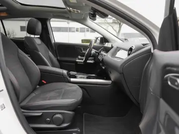 MERCEDES-BENZ GLA 250 4M AMG