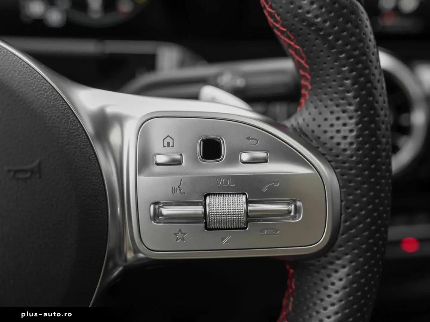 MERCEDES-BENZ GLA 250 4M AMG