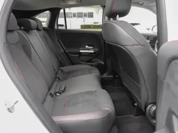 MERCEDES-BENZ GLA 250 4M AMG