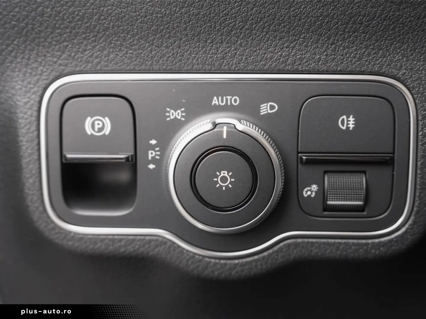 MERCEDES-BENZ GLA 250 4M AMG