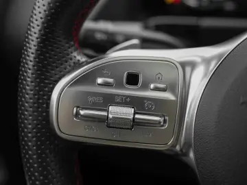 MERCEDES-BENZ GLA 250 4M AMG