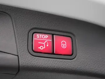 MERCEDES-BENZ GLA 250 4M AMG