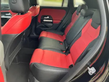 MERCEDES-BENZ GLA 200 4M AMG