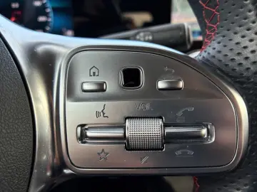 MERCEDES-BENZ GLA 200 4M AMG