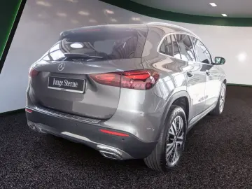 MERCEDES-BENZ GLA 220 d 4M