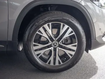 MERCEDES-BENZ GLA 220 d 4M