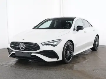 MERCEDES-BENZ CLA 200 d AMG Night-Paket Panorama LED AHK 19