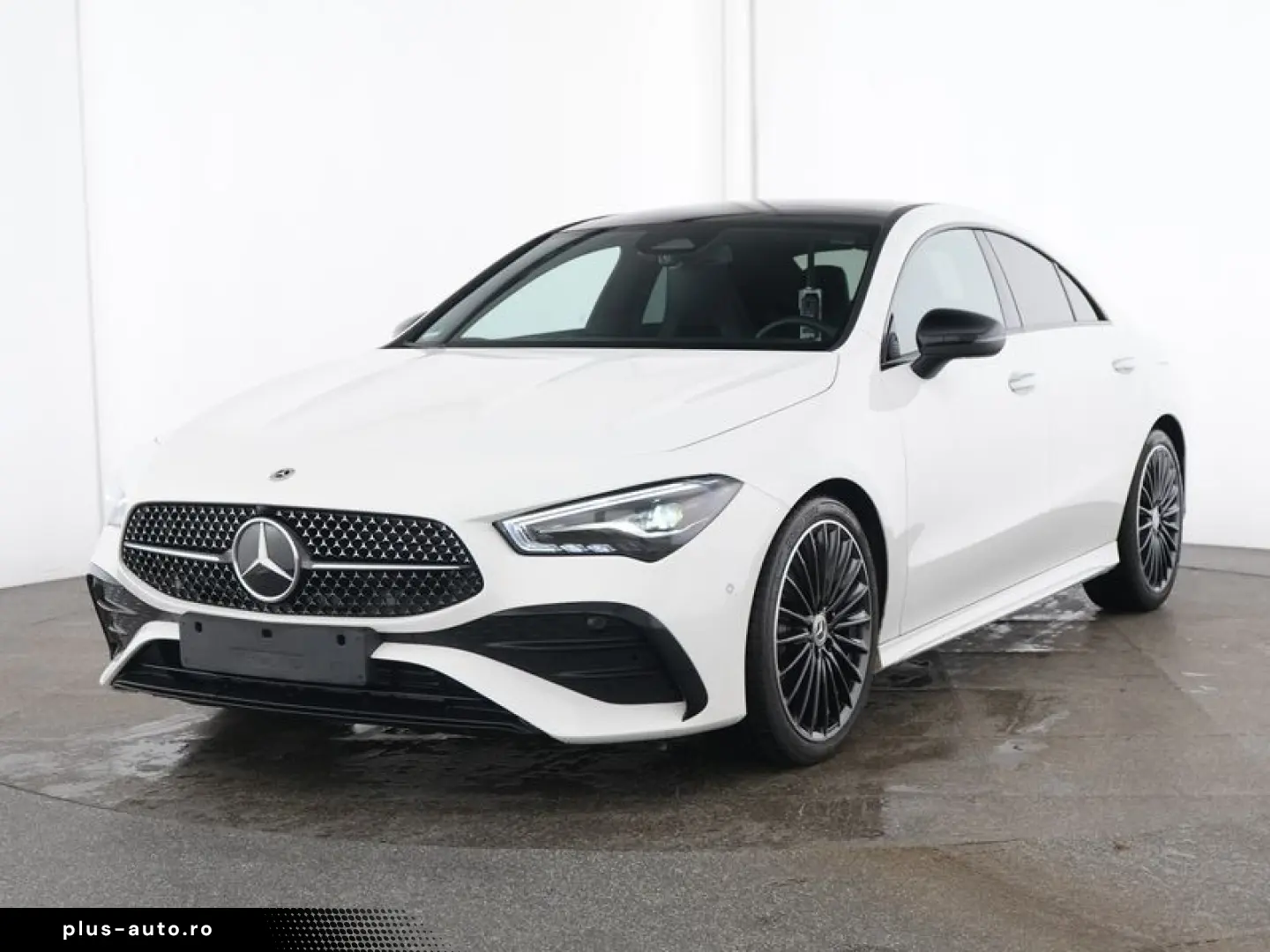 MERCEDES-BENZ CLA 200 d AMG Night-Paket Panorama LED AHK 19